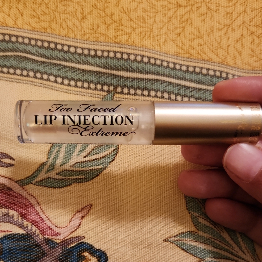 Too Faced Lip Injection Extreme - Shimmering Gold